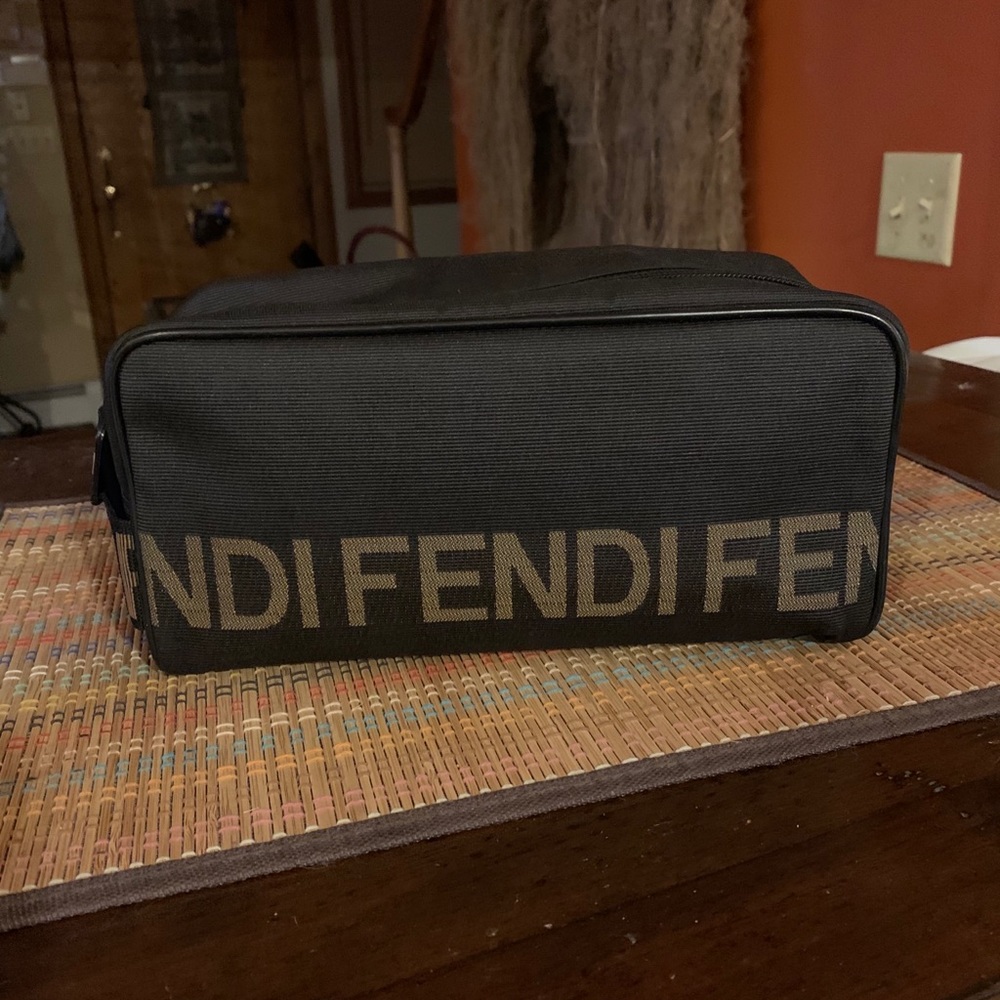 ❌❌SOLD❌❌✳️ AUTH FENDI UNISEX POUCH NEVER USED ✳️ - Picture 3 of 12